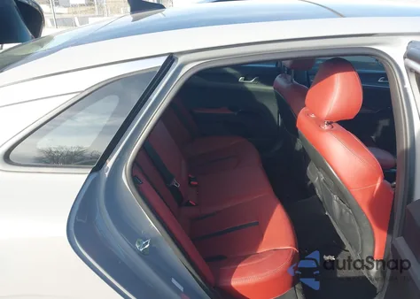 2023 Kia K5 Gt-Line z USA, uszkodzony, nr VIN 5XXG64J20PG199466